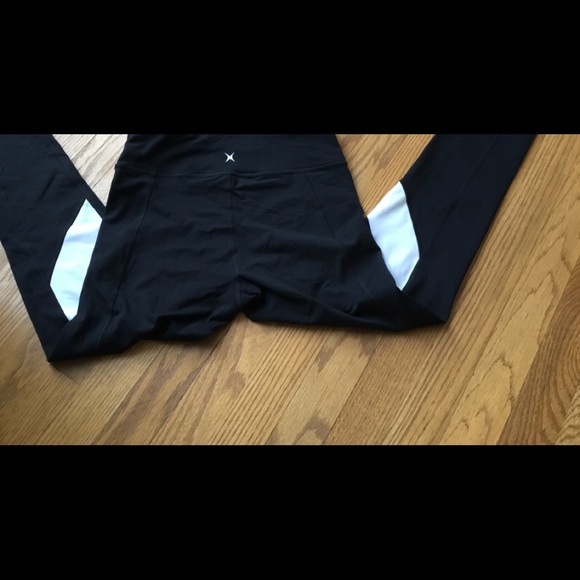 EXP CORE PERFORMANCE MESH LEGGINGS - Picture 2 of 8